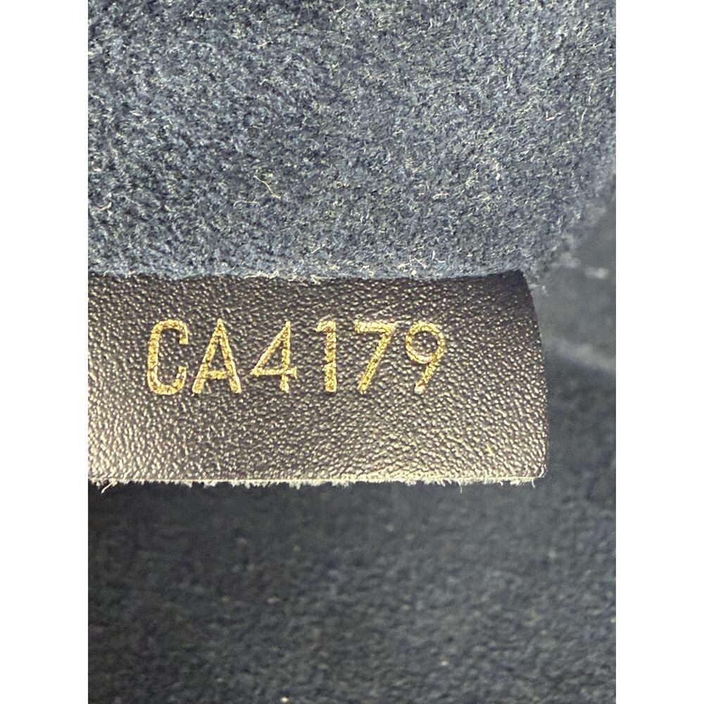 Louis Vuitton V Tote Shoulder Bag MM in LV Monogram Empreinte Leather 2019 S21 - Picture 15 of 16
